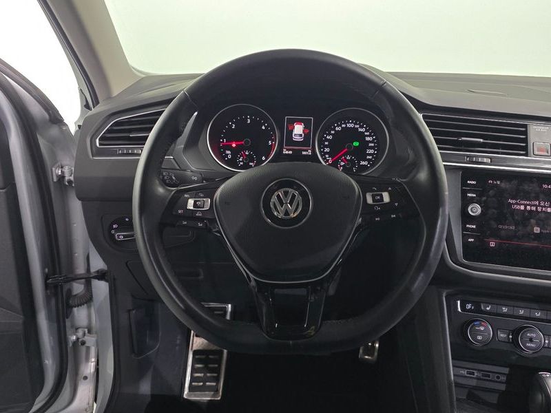 2018 Volkswagen Tiguan 2.0 TDI Premium photo 13