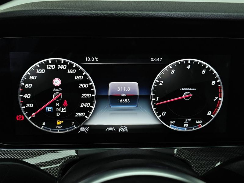 2020 Mercedes-Benz E-Class E300 4MATIC AMG Line photo 8