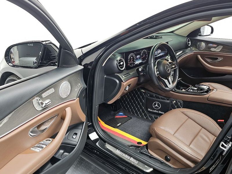 2020 Mercedes-Benz E-Class E300 4MATIC AMG Line photo 10