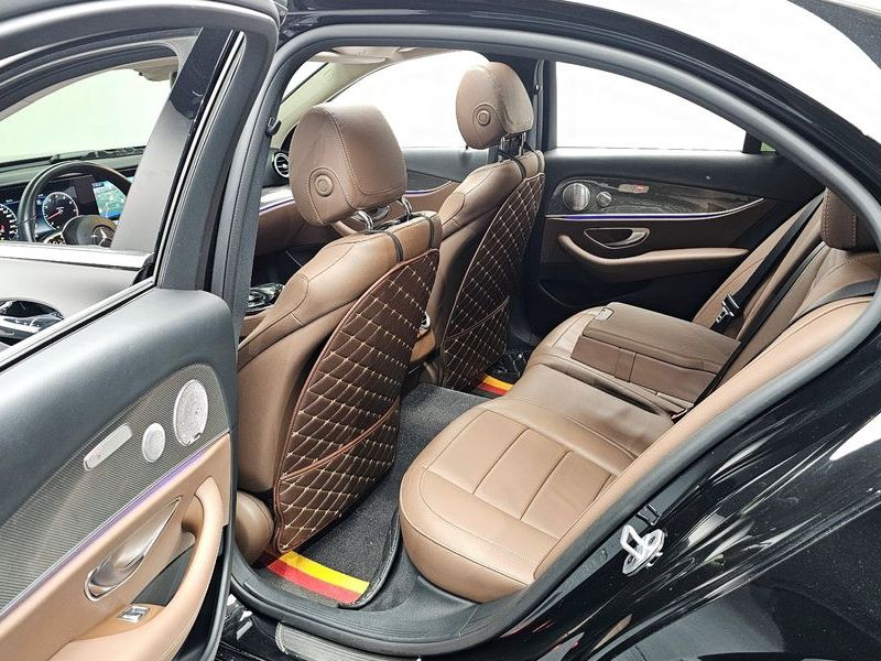 2020 Mercedes-Benz E-Class E300 4MATIC AMG Line photo 11