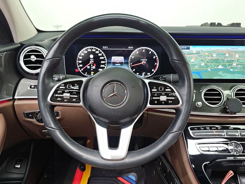 2020 Mercedes-Benz E-Class E300 4MATIC AMG Line photo 13