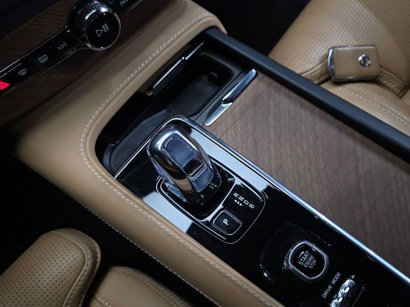 2018 Volvo XC90 T8 Inscription Hybird photo 9