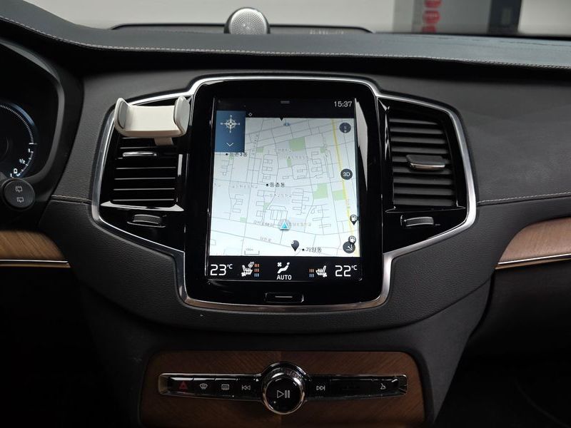 2018 Volvo XC90 T8 Inscription Hybird photo 13