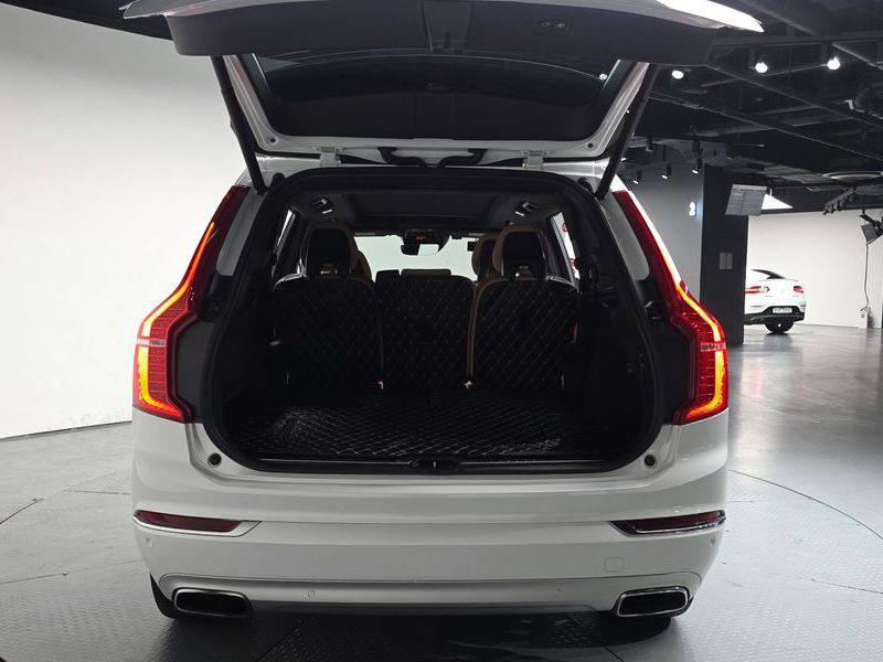 2018 Volvo XC90 T8 Inscription Hybird photo 20