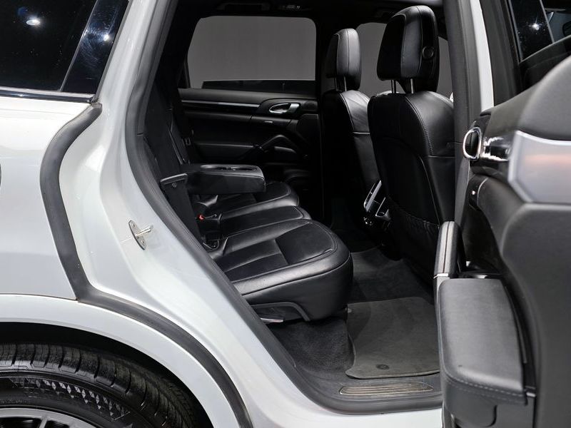 2017 Porsche Cayenne 3.0 Diesel Platium Edition 958 photo 12