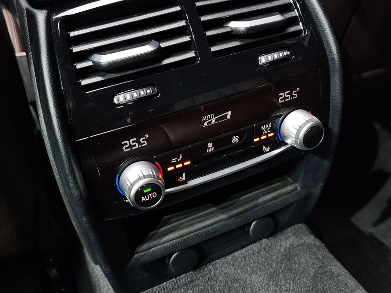 2018 BMW 5 Series 530i xDrive M Sport Package Plus photo 17