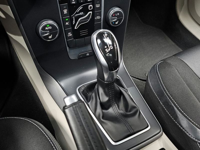 2015 Volvo V40 D2 2nd photo 9