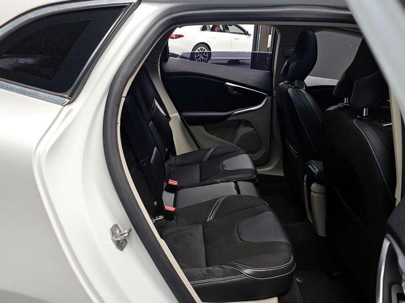 2015 Volvo V40 D2 2nd photo 11