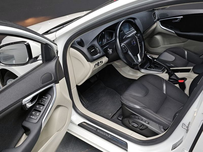 2015 Volvo V40 D2 2nd photo 12