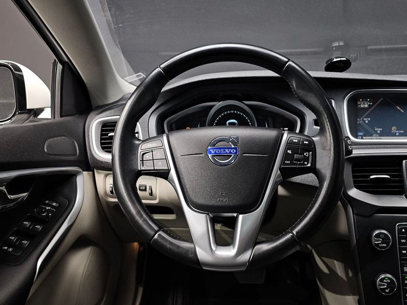 2015 Volvo V40 D2 2nd photo 13