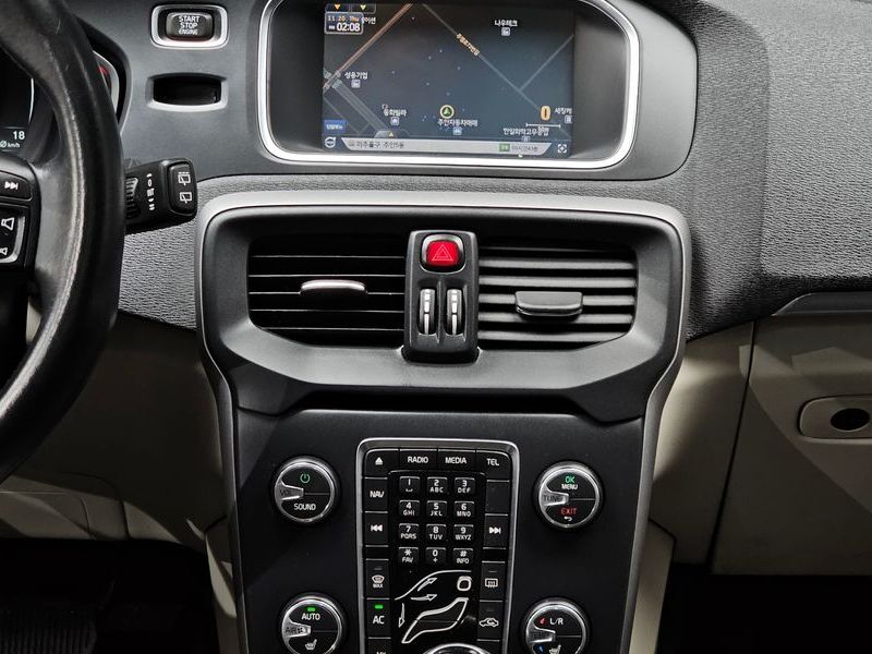 2015 Volvo V40 D2 2nd photo 14
