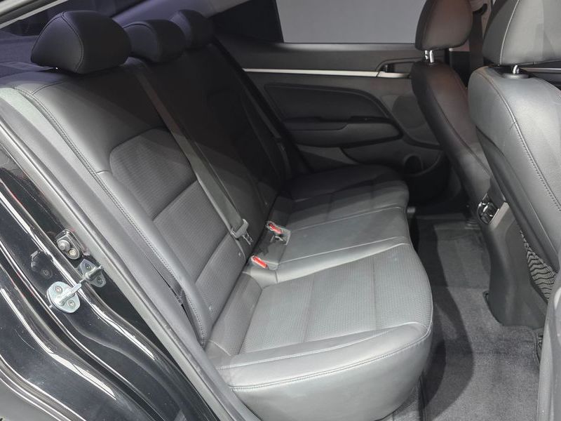 2016 Hyundai Avante 1.6 GDI Smart Special photo 12