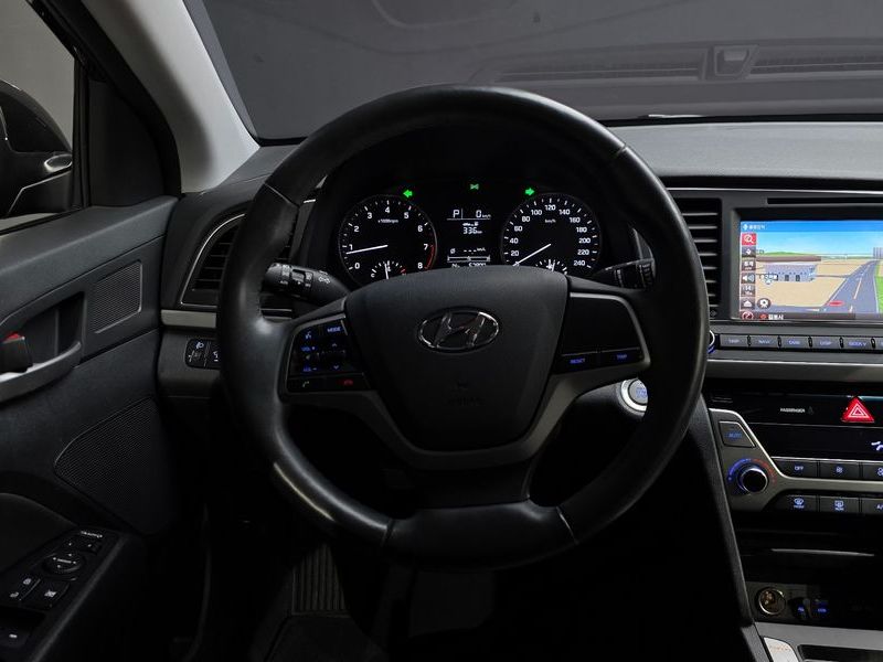 2016 Hyundai Avante 1.6 GDI Smart Special photo 13
