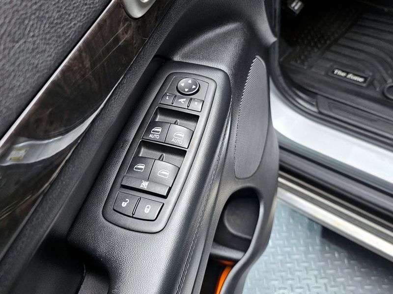 2013 Jeep Grand Cherokee 3.0 Diesel Laredo WK2 photo 16