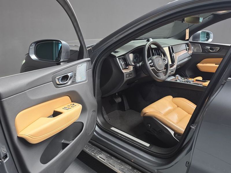 2021 Volvo XC60 B5 Inscription photo 10