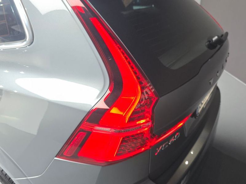 2021 Volvo XC60 B5 Inscription photo 23