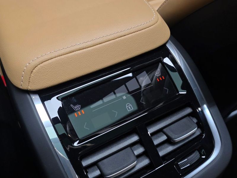 2021 Volvo XC60 B5 Inscription photo 27