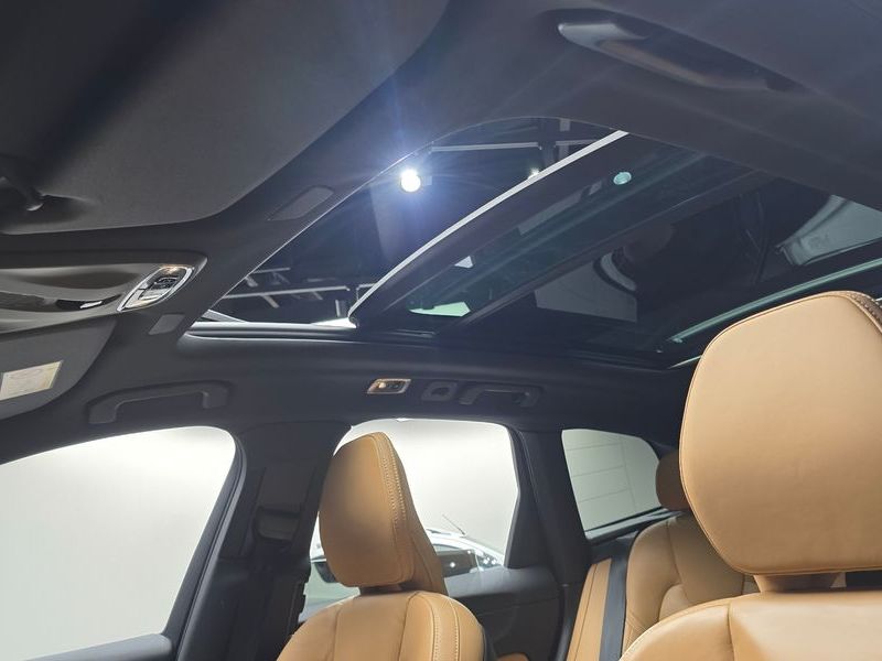 2021 Volvo XC60 B5 Inscription photo 29