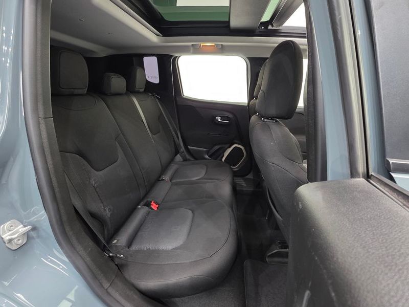2017 Jeep Renegade 2.4 Longitude photo 19