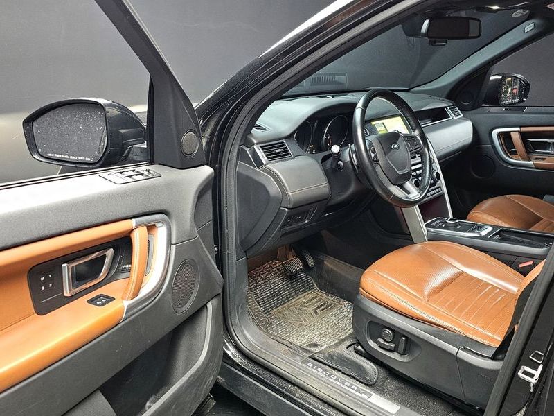 2017 Land Rover Discovery Sport 2.0 TD4 HSE Luxury photo 10