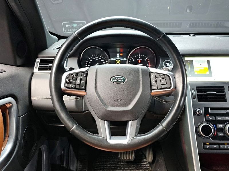 2017 Land Rover Discovery Sport 2.0 TD4 HSE Luxury photo 12