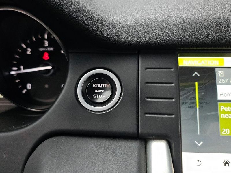 2017 Land Rover Discovery Sport 2.0 TD4 HSE Luxury photo 17