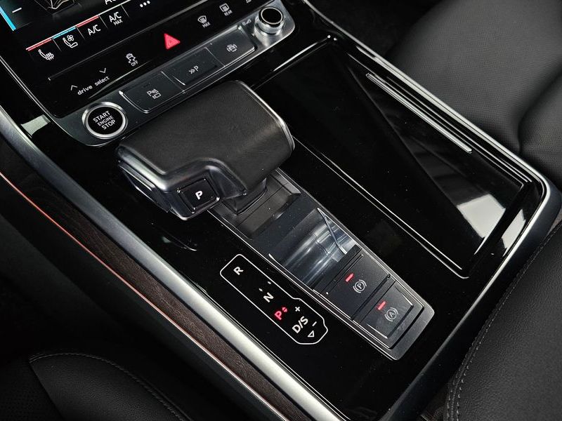 2022 Audi Q7 45 TDI Quattro Premium photo 9