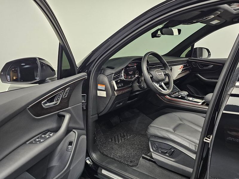 2022 Audi Q7 45 TDI Quattro Premium photo 10