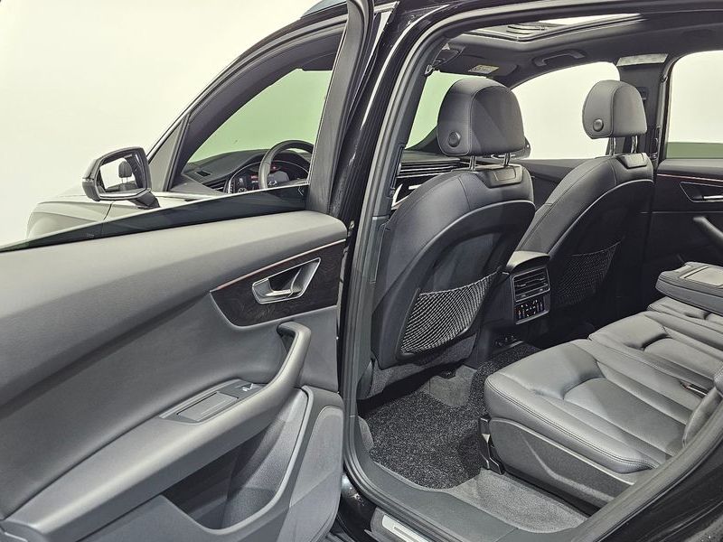 2022 Audi Q7 45 TDI Quattro Premium photo 11
