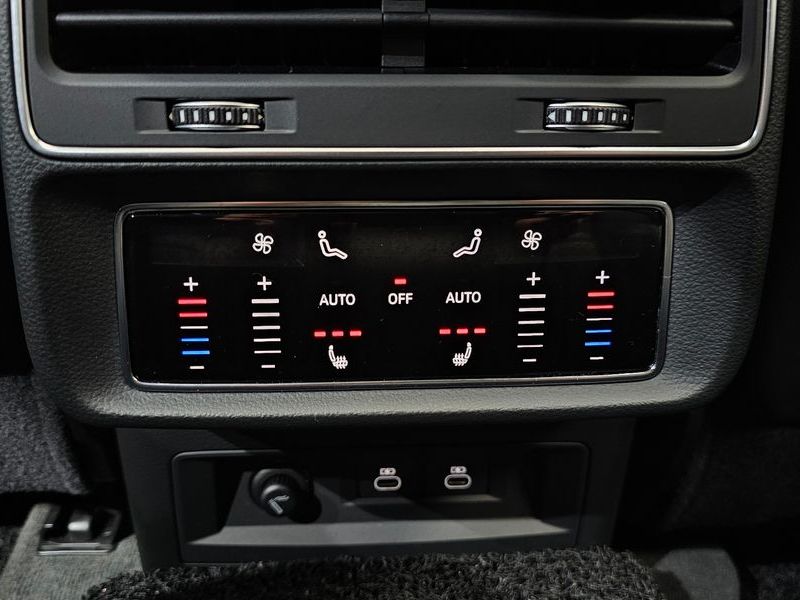 2022 Audi Q7 45 TDI Quattro Premium photo 18