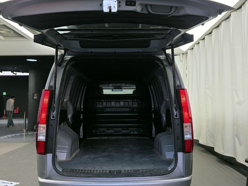 2022 Hyundai Staria L3.5 Cargo 3-Seater Modern photo 20