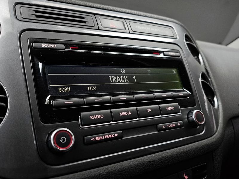2016 Volkswagen Tiguan 2.0 TDI Comfort 5N photo 14