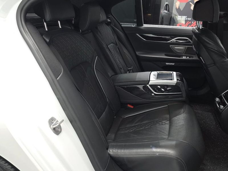 2017 BMW 7 Series 730d xDrive M Sport photo 11