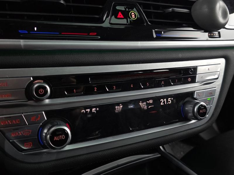 2017 BMW 7 Series 730d xDrive M Sport photo 17