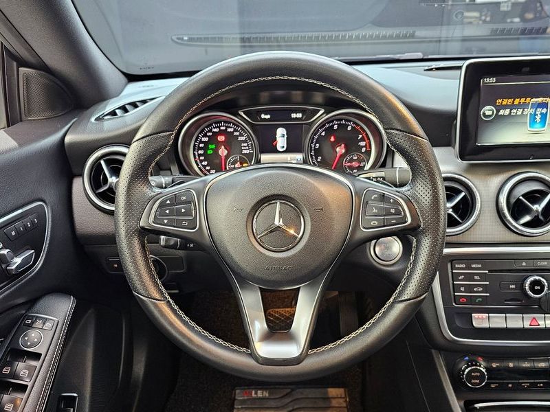2017 Mercedes-Benz A-Class CLA250 4MATIC photo 13
