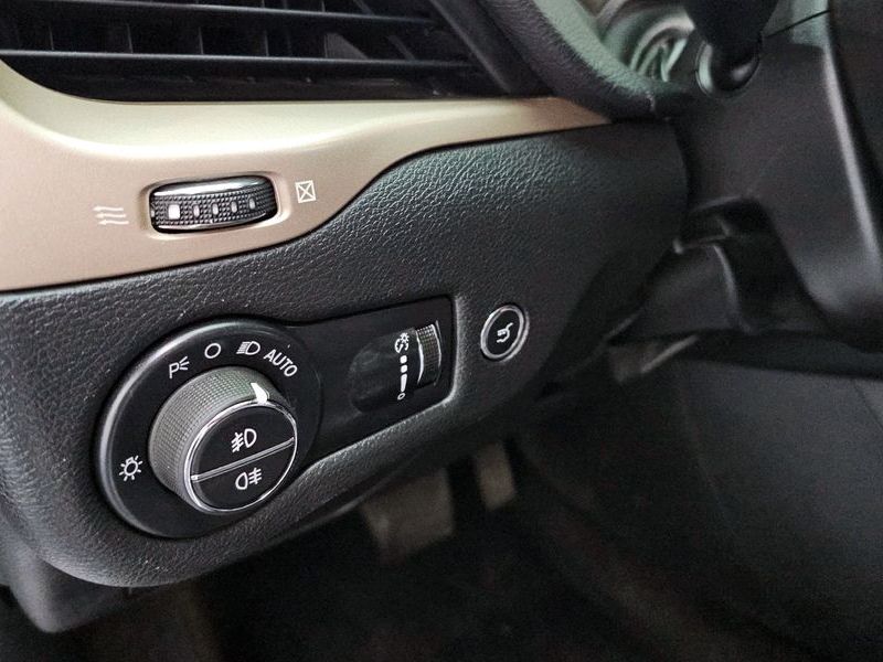 2016 Jeep Cherokee 2.4 Longitude AWD photo 16