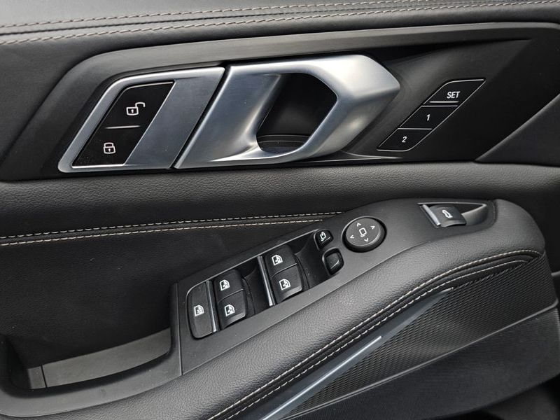2022 BMW X5 xDrive 40i M Sport photo 18