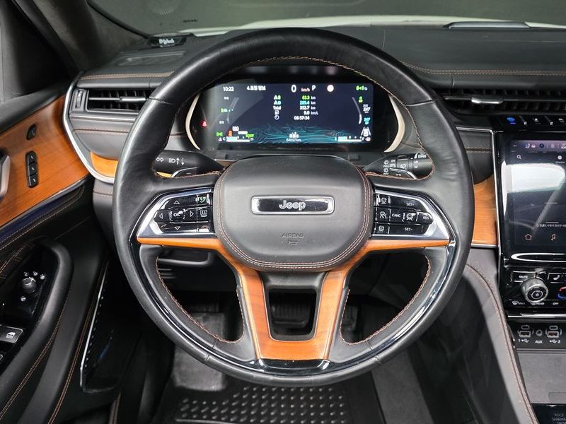2023 Jeep Grand Cherokee 4xe Summit Reserve photo 13