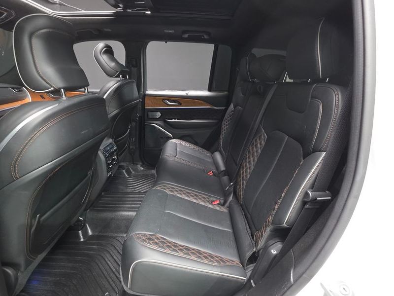 2023 Jeep Grand Cherokee 4xe Summit Reserve photo 26