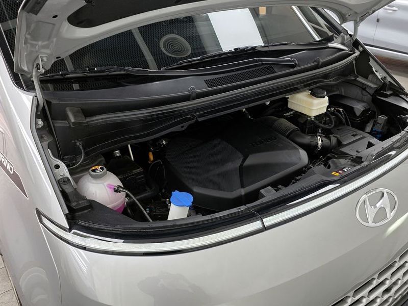 2023 Hyundai Staria Tourer 9-Seater Modern photo 19
