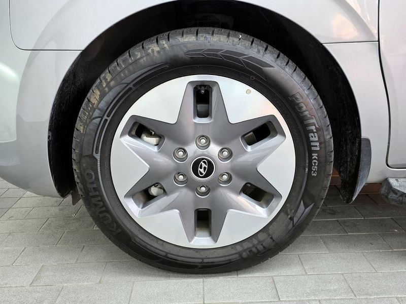 2023 Hyundai Staria Tourer 9-Seater Modern photo 20