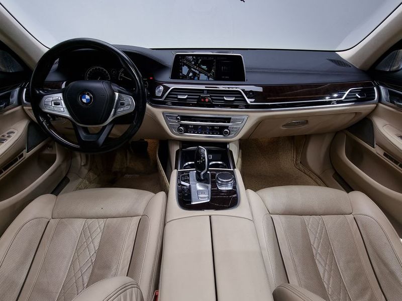 2016 BMW 7 Series 750Li xDrive Luxury photo 7
