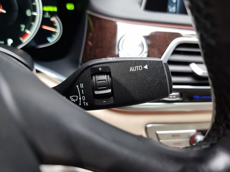 2016 BMW 7 Series 750Li xDrive Luxury photo 9