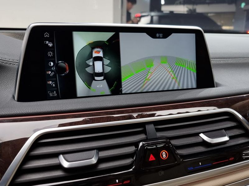 2016 BMW 7 Series 750Li xDrive Luxury photo 15