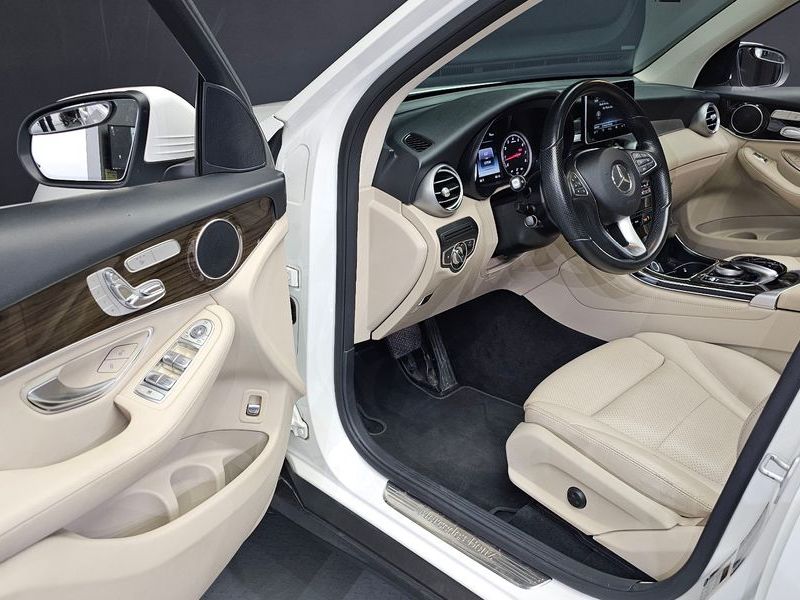 2016 Mercedes-Benz C-Class GLC300 photo 12