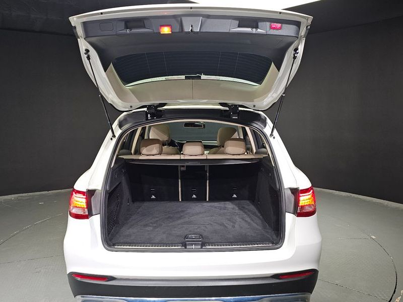 2016 Mercedes-Benz C-Class GLC300 photo 20