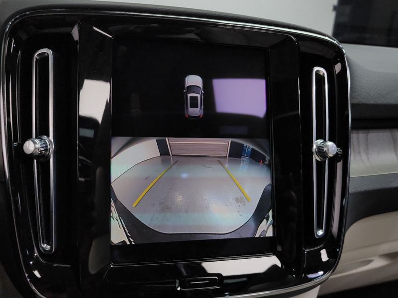 2023 Volvo XC40 B4 Ultimate Bright photo 15