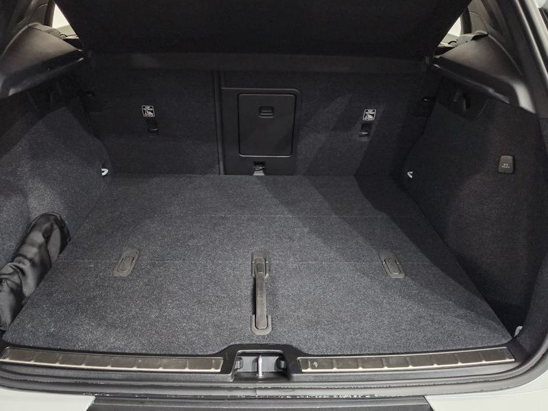 2023 Volvo XC40 B4 Ultimate Bright photo 20