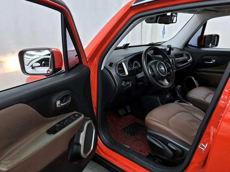 2015 Jeep Renegade 2.4 Longitude photo 10