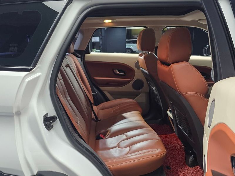 2015 Land Rover Range Rover Evoque 2.2 SD4 Prestige photo 12